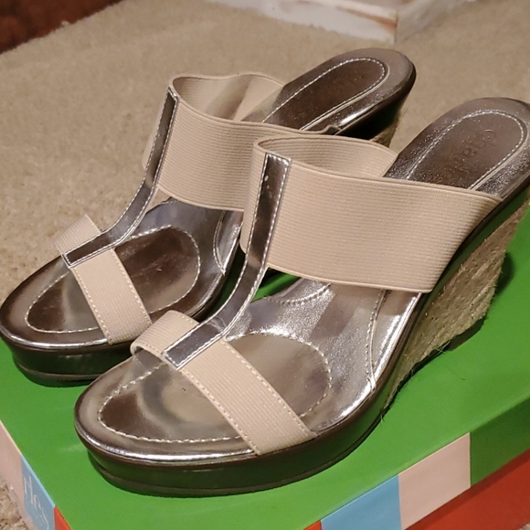 Charles David shoes - Picture 2 of 9